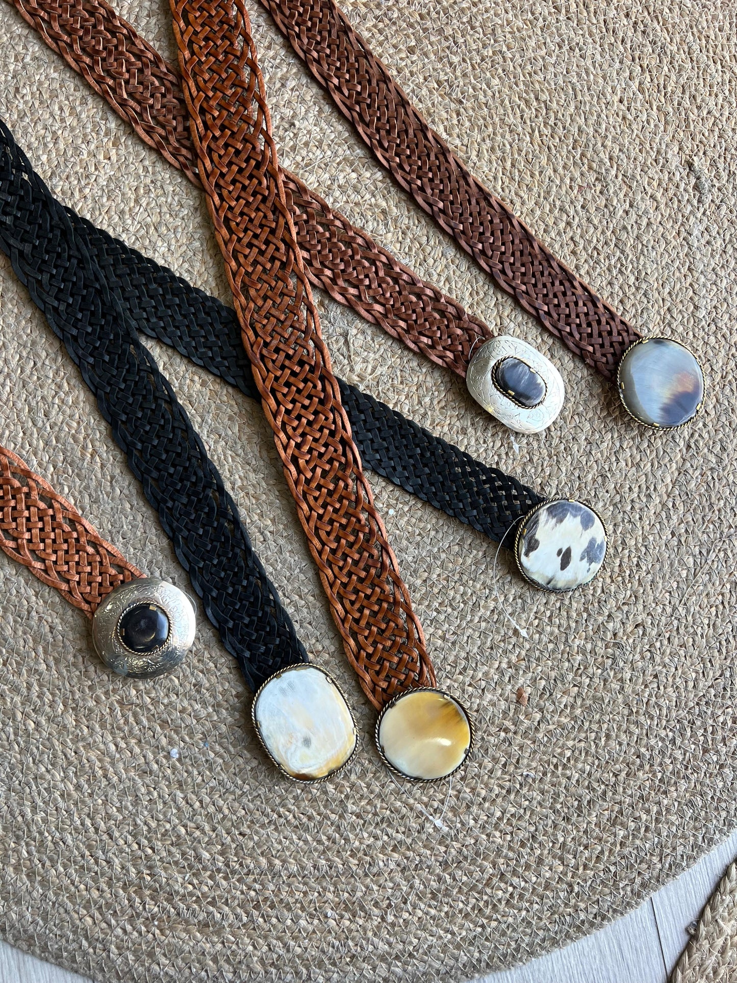 Cintos em pele 5 a 6 cms largura