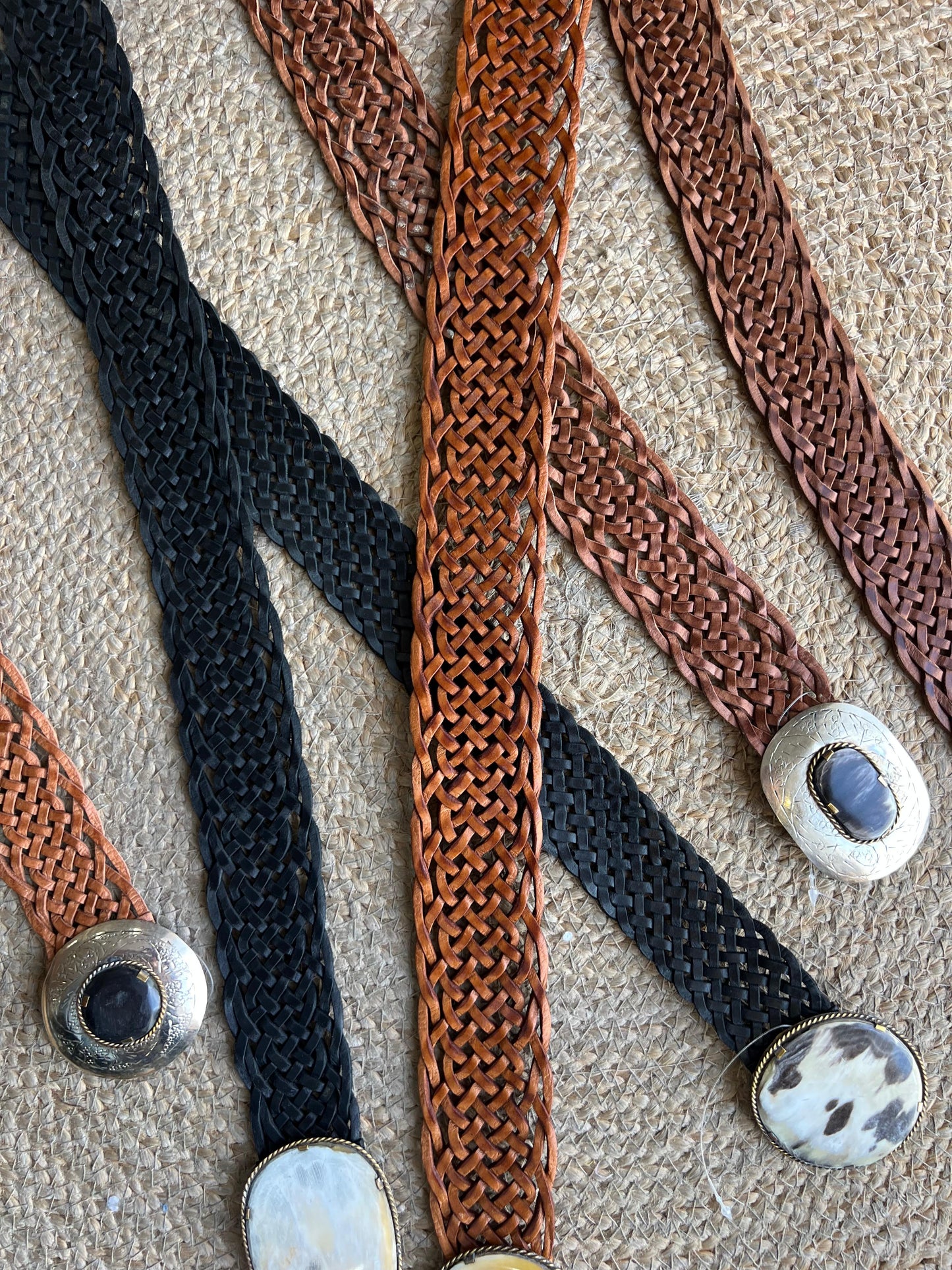 Cintos em pele 5 a 6 cms largura