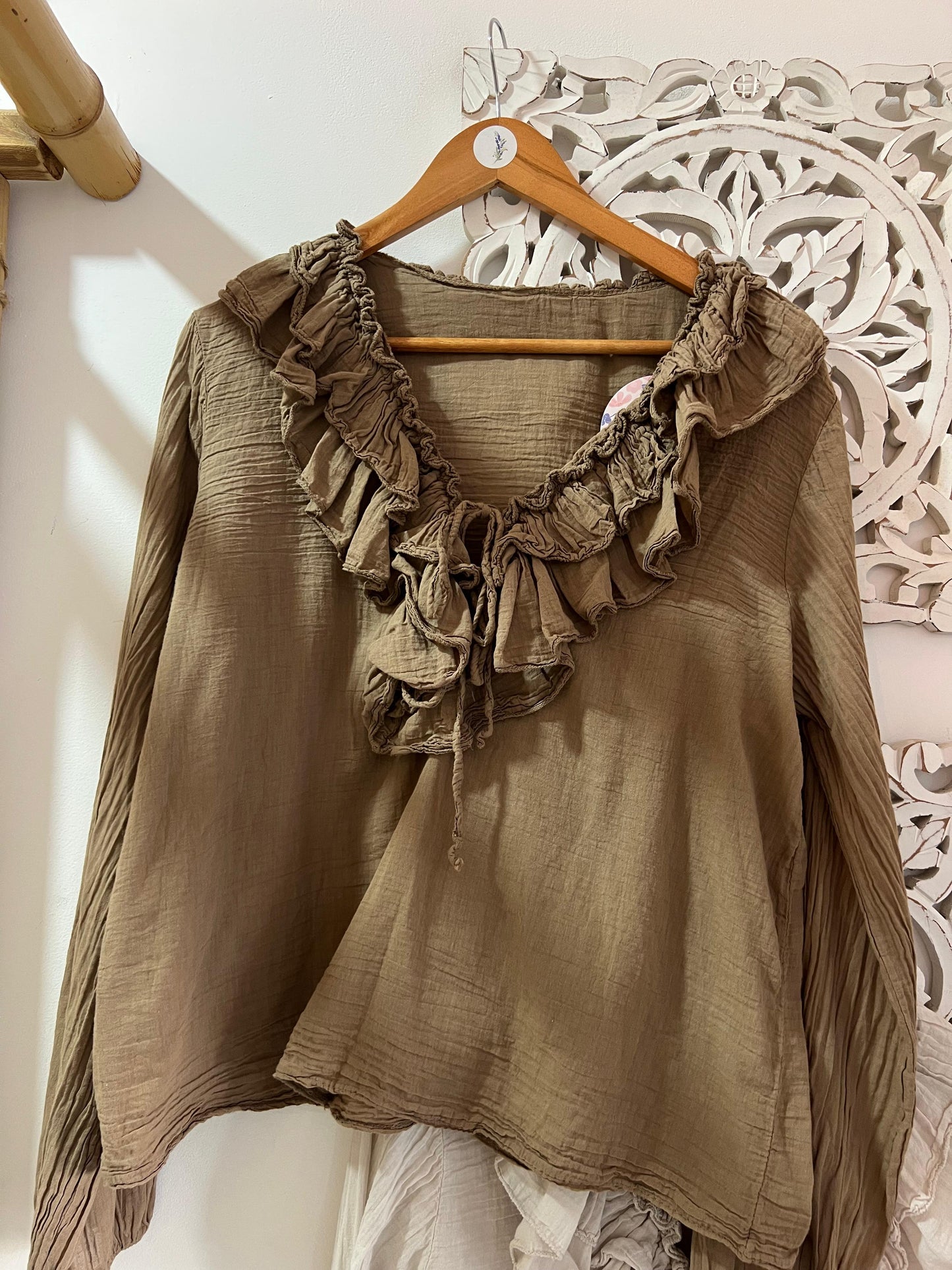 Blusa folhos
