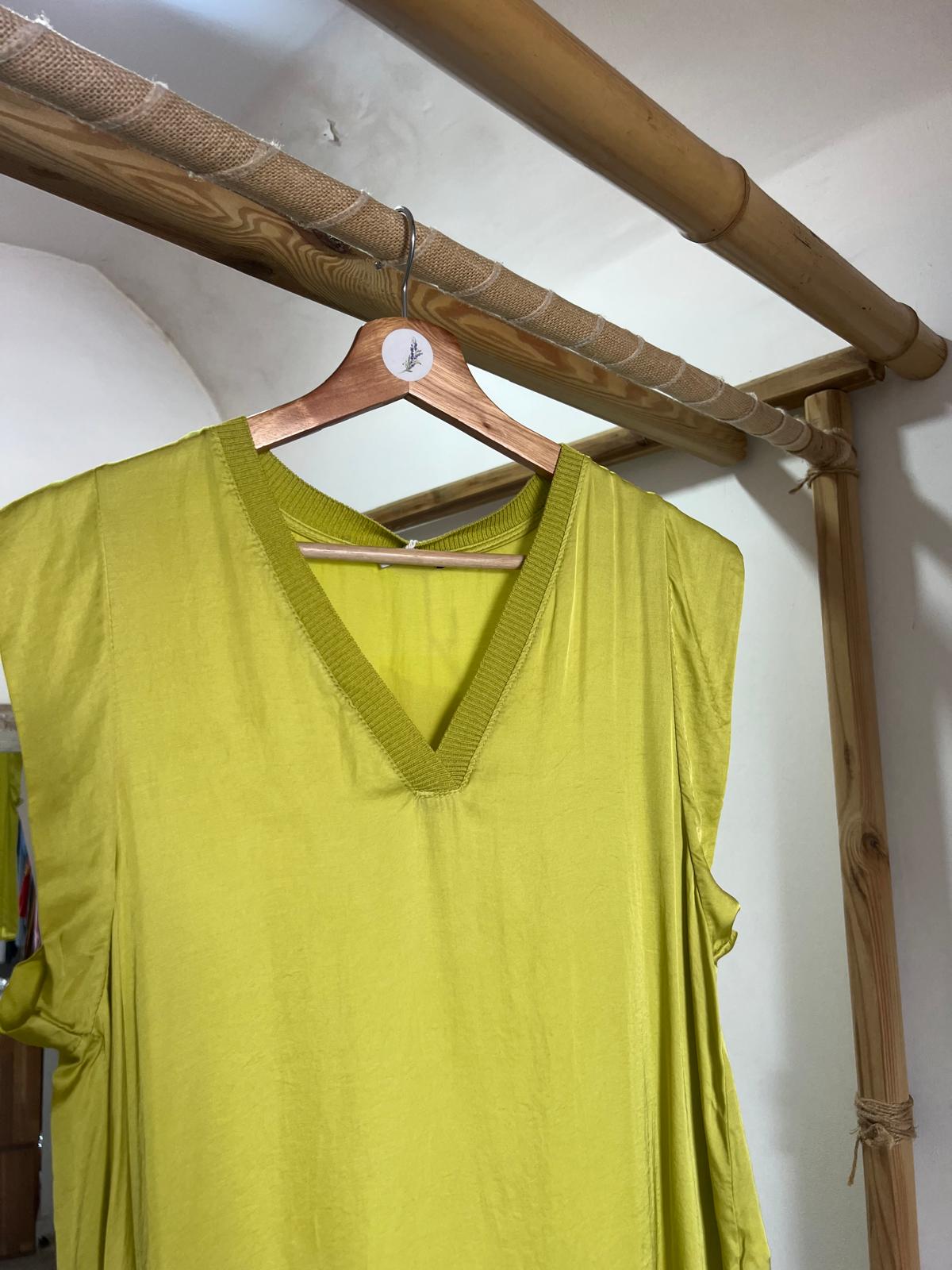 Blusa decote v