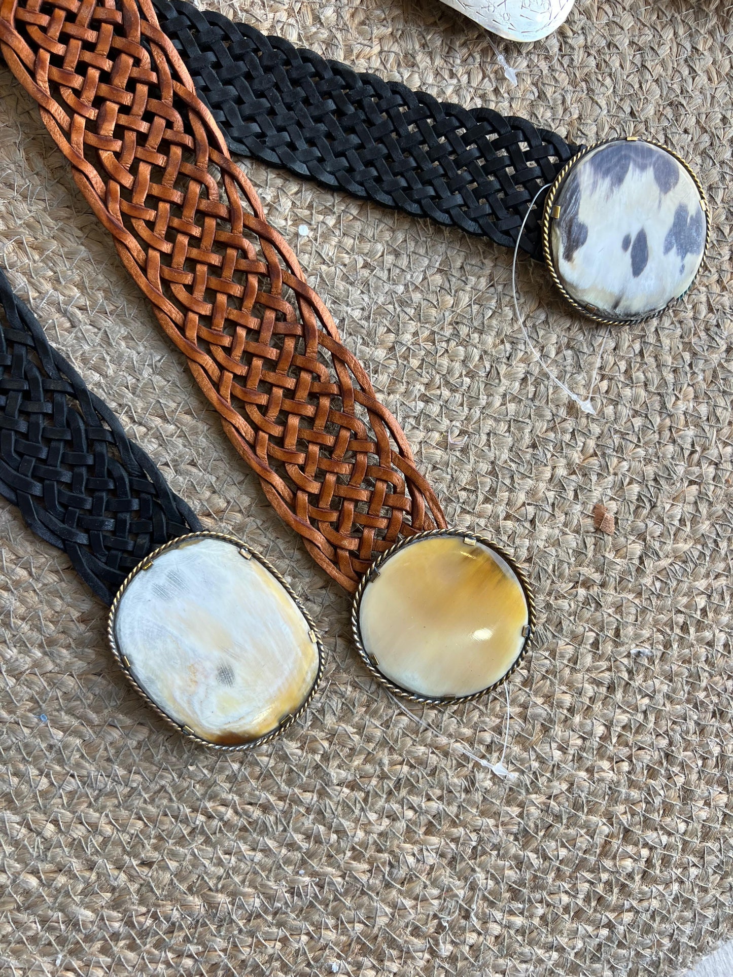 Cintos em pele 5 a 6 cms largura