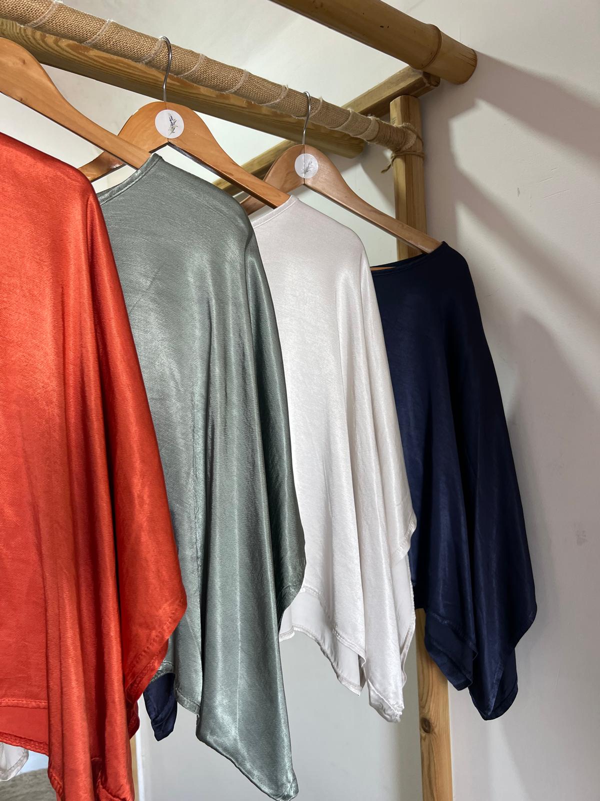Blusa acetinada