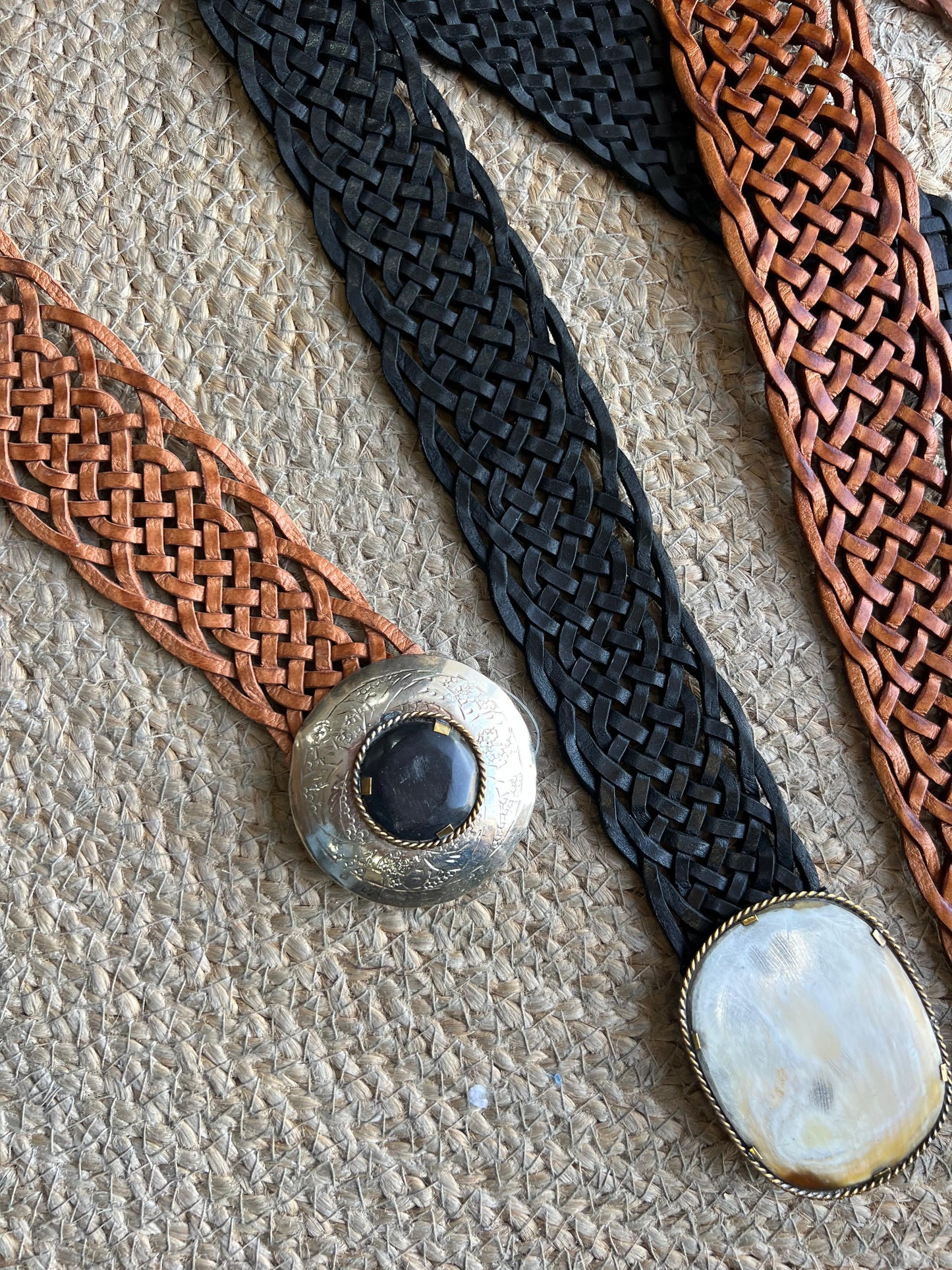 Cintos em pele 5 a 6 cms largura
