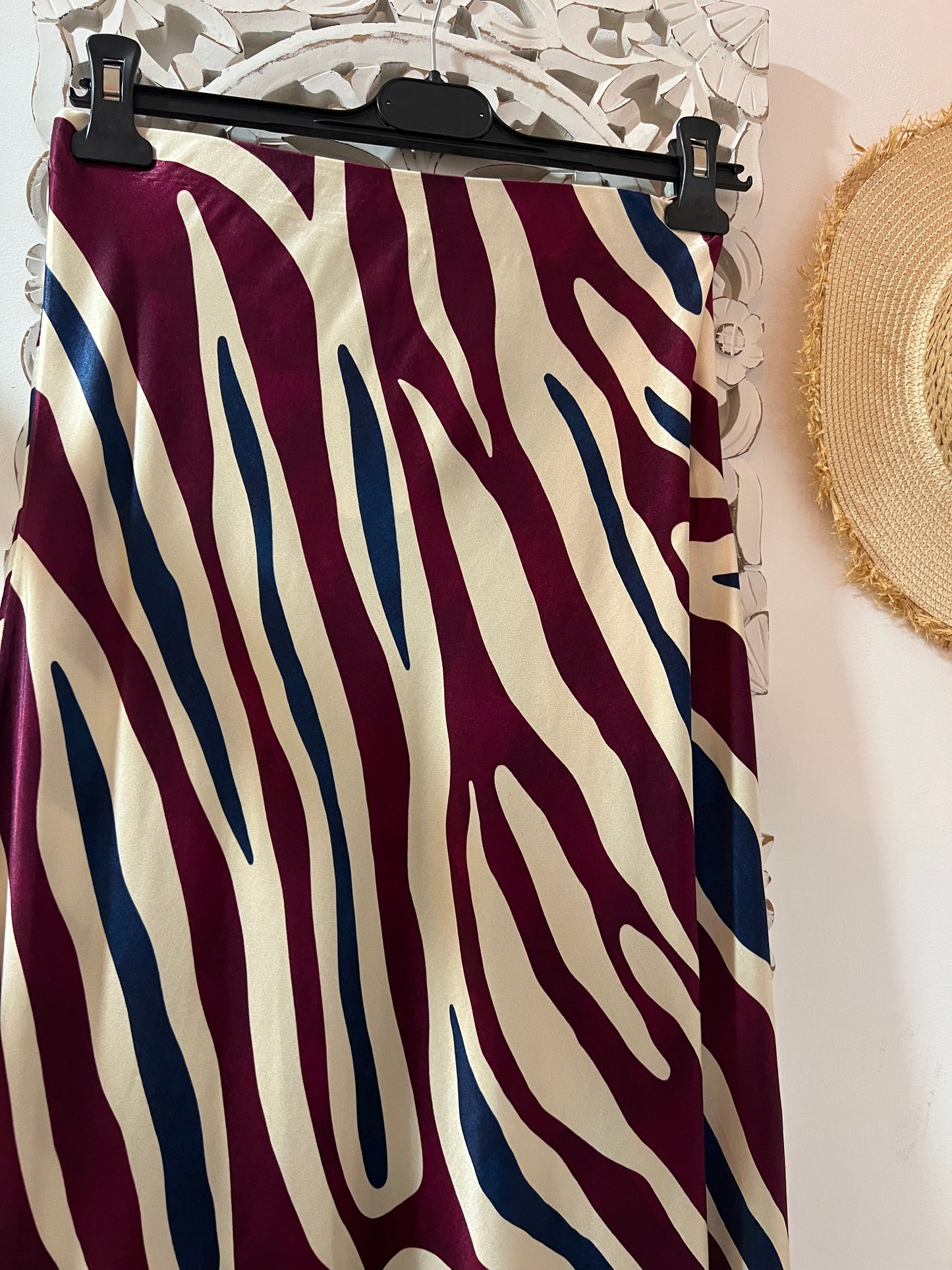 Saia cetim padrão zebra