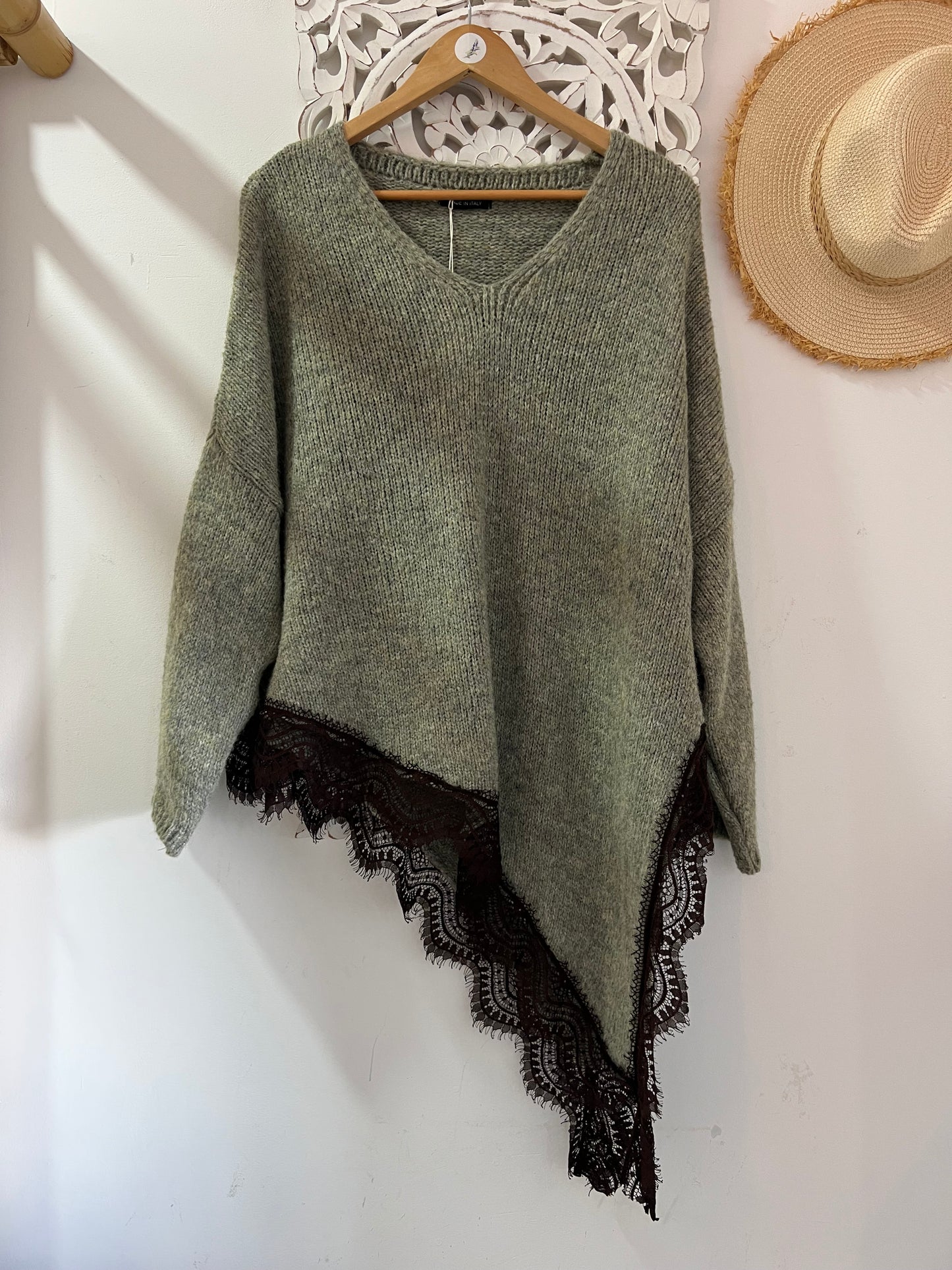 Malha assimétrica com renda