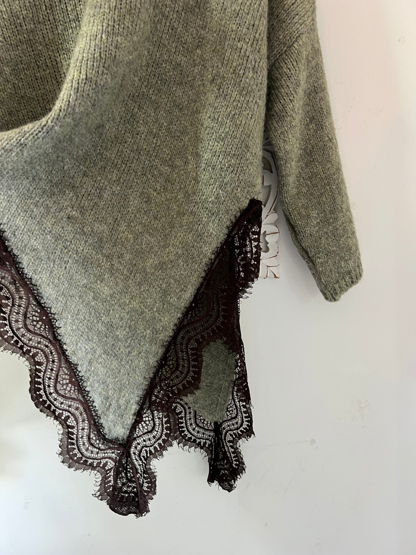 Malha assimétrica com renda