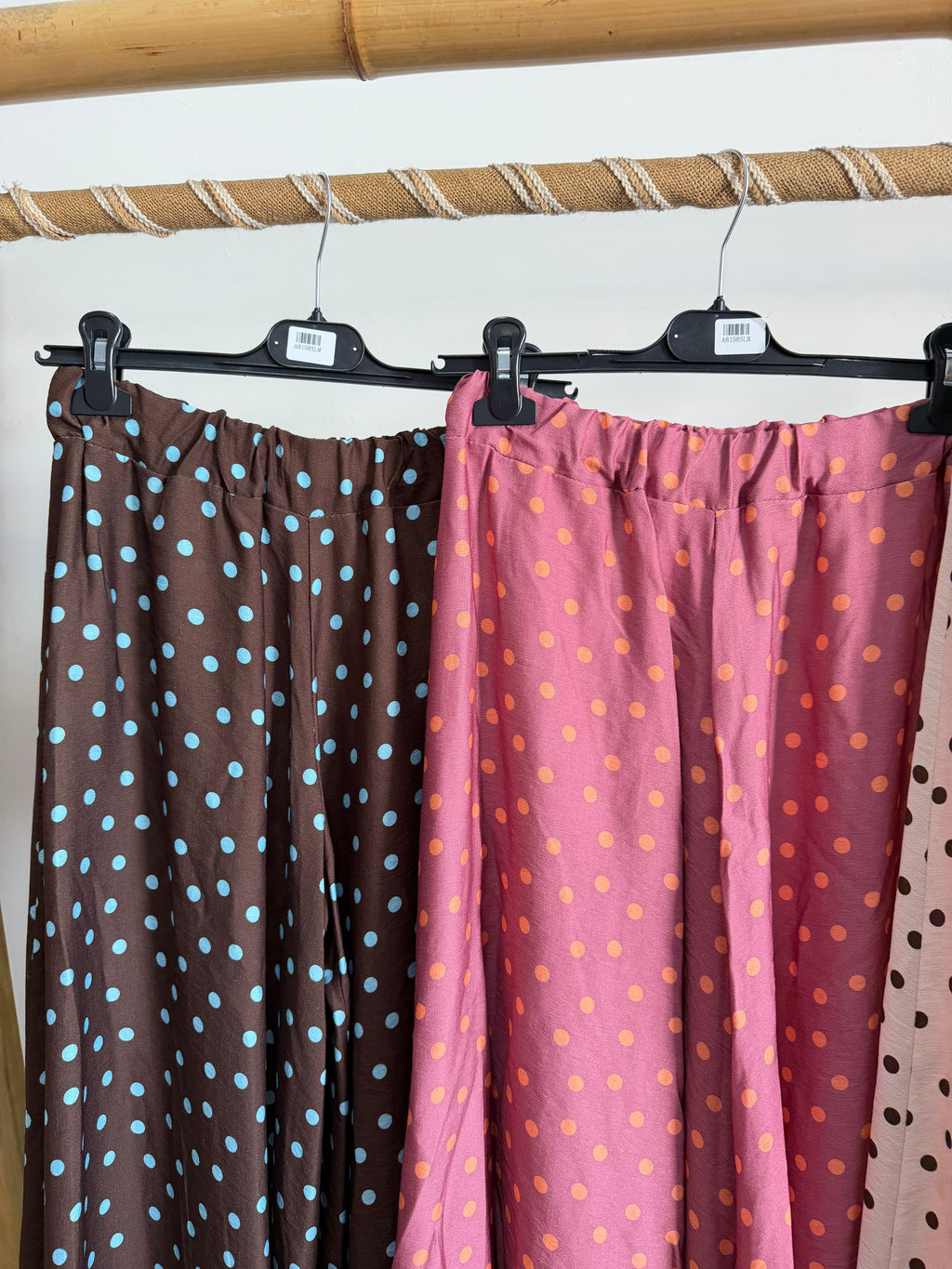 Saia calça com bolinhas