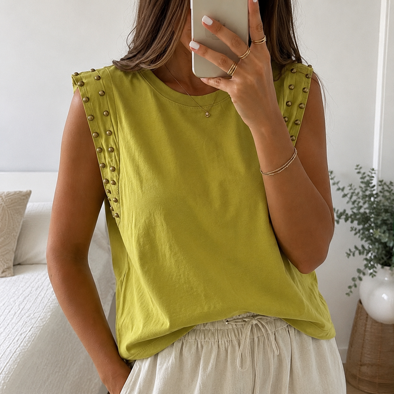 Blusa com tachas
