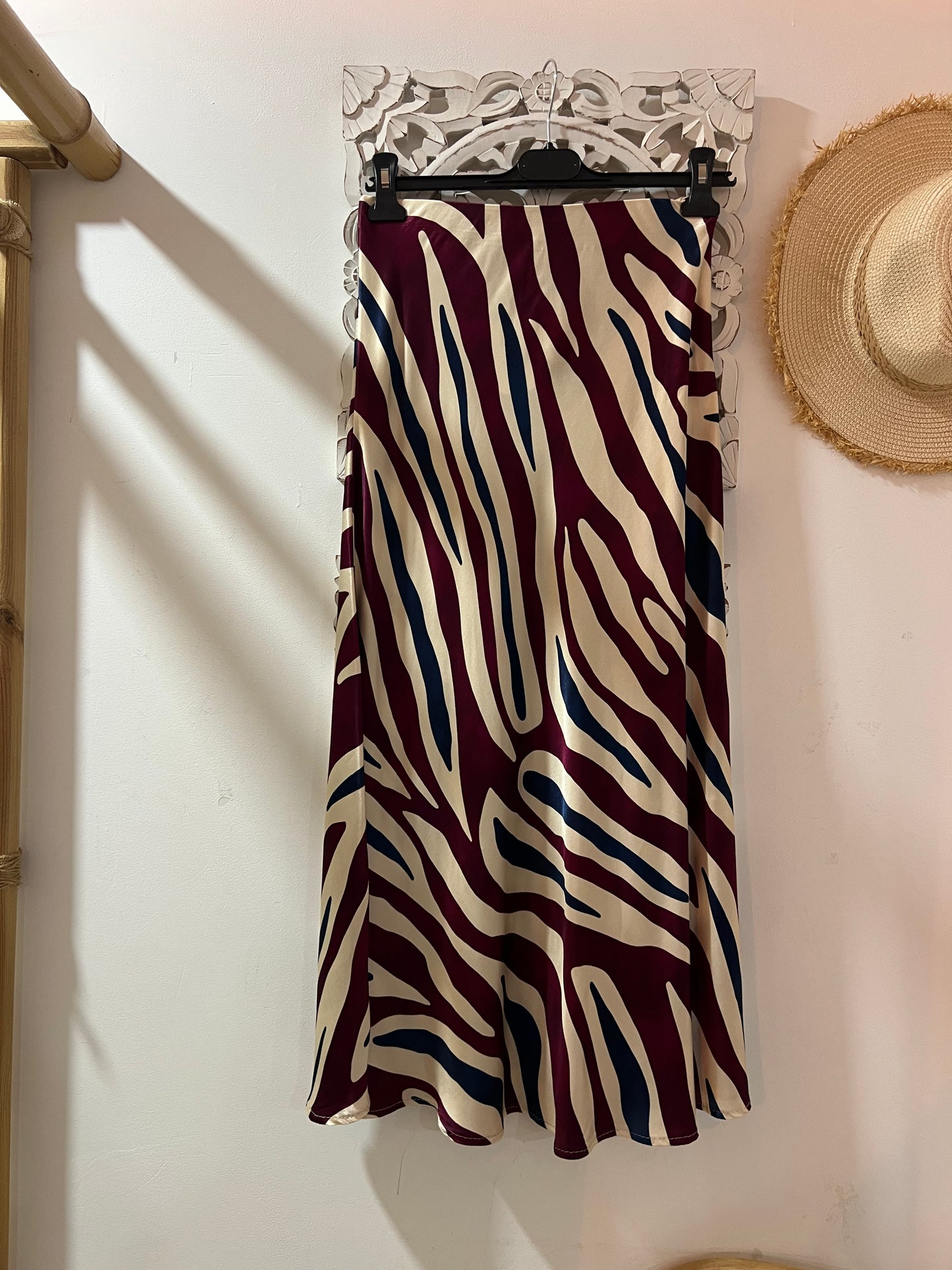 Saia cetim padrão zebra