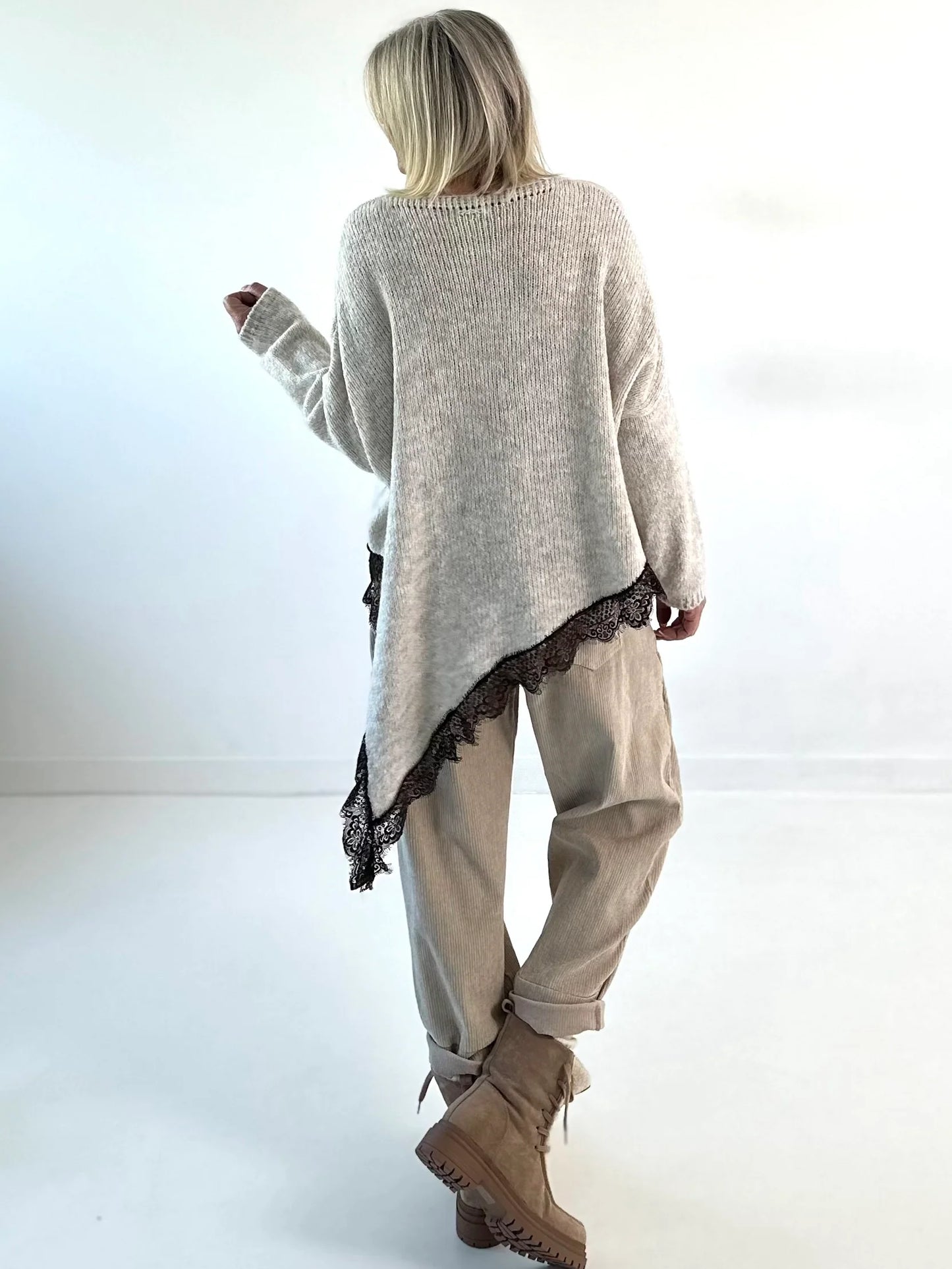 Malha assimétrica com renda