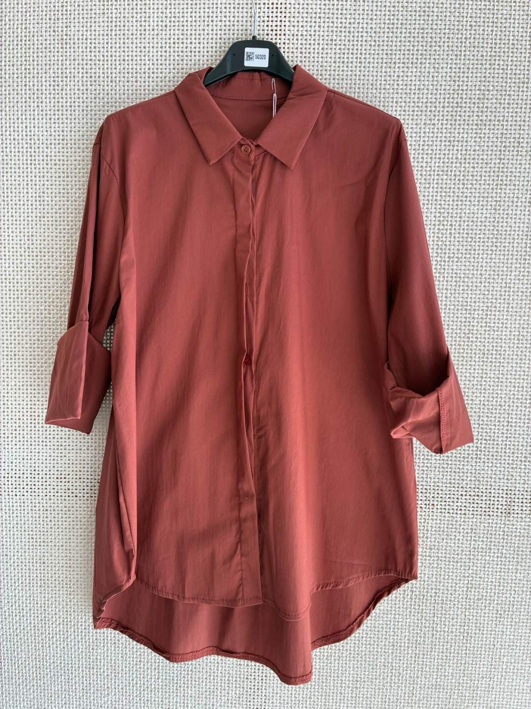 Camisa lisa básica