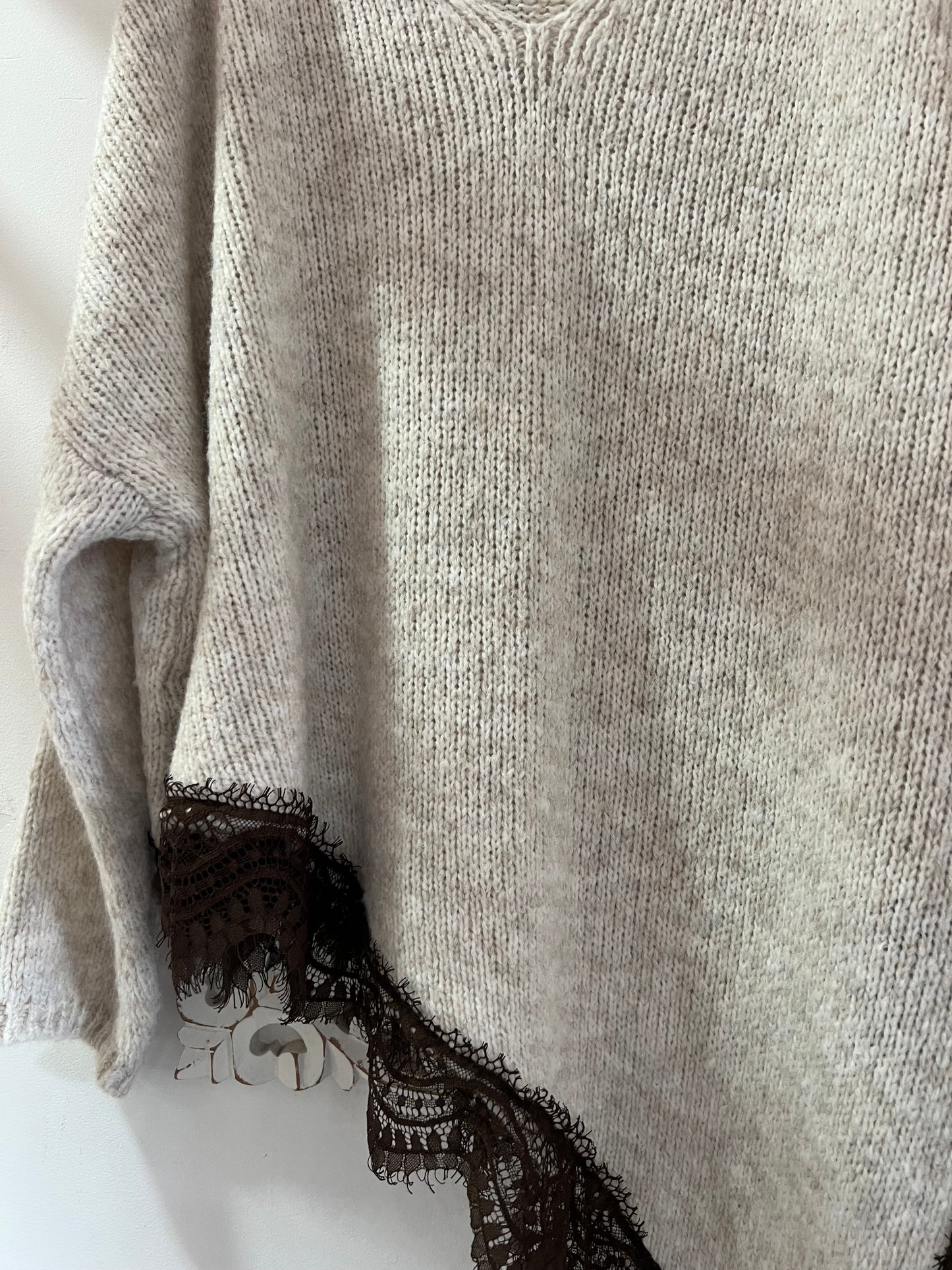 Malha assimétrica com renda