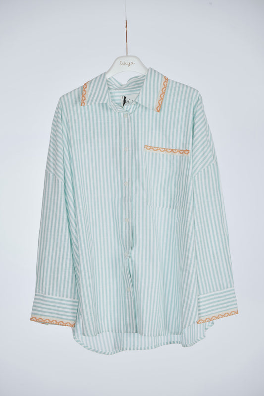 Camisa com bolso