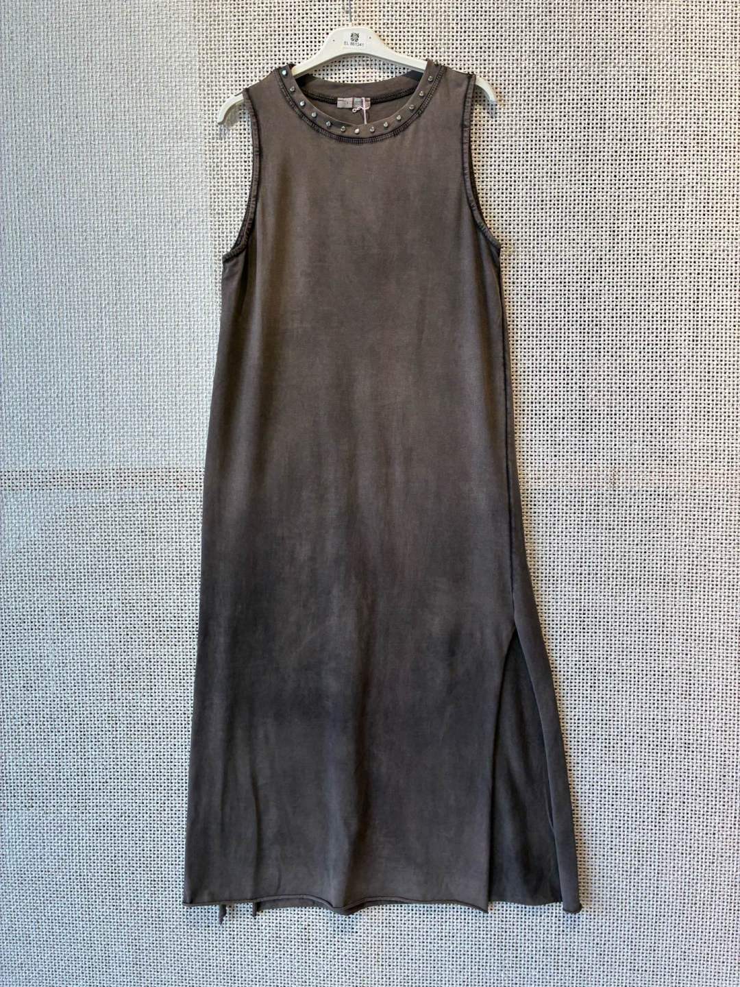 Vestido com tachas