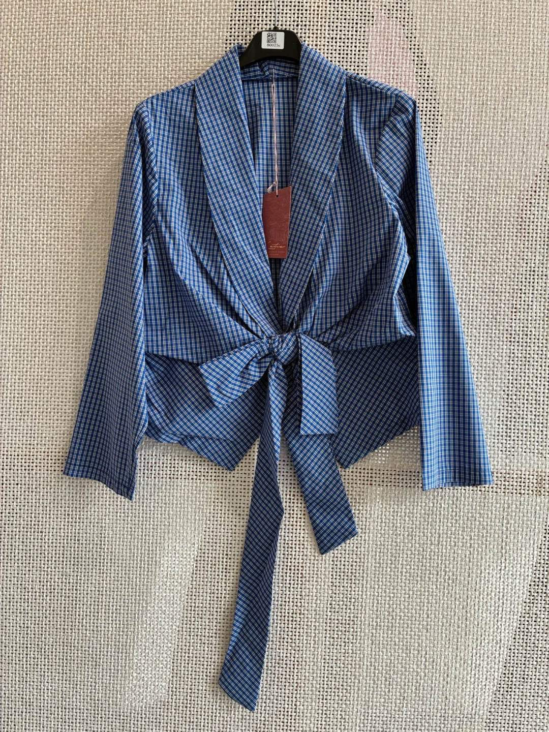 Blusa com nó