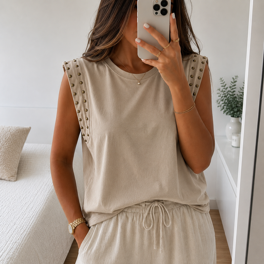 Blusa com tachas