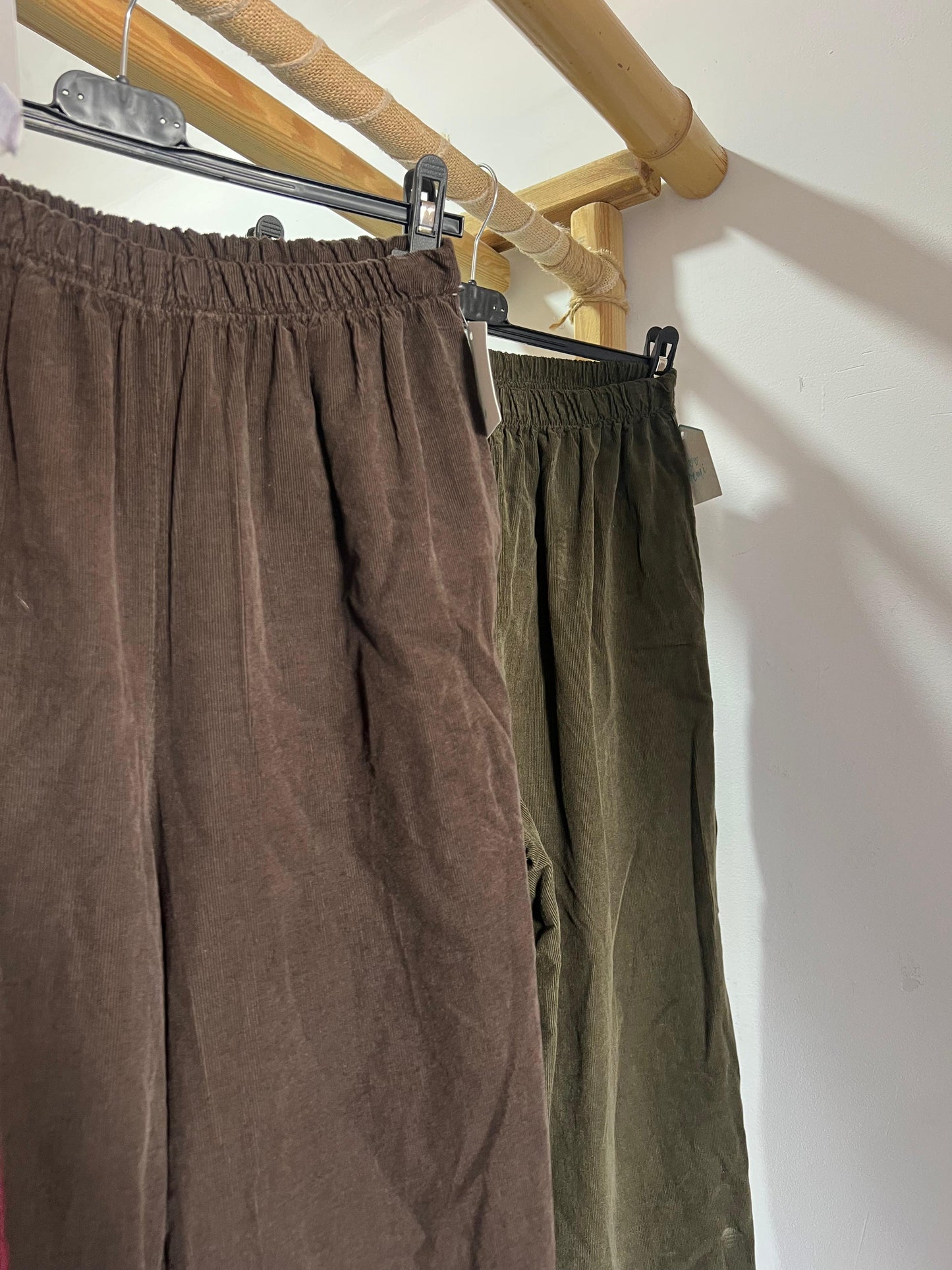 Calças com elástico