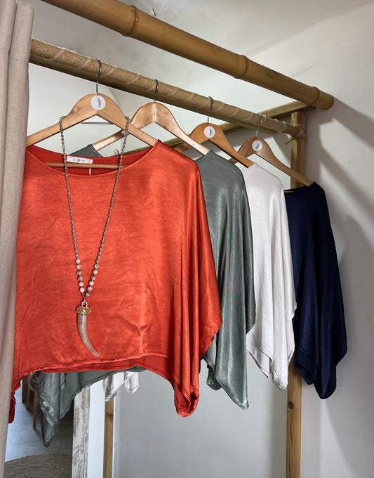Blusa acetinada