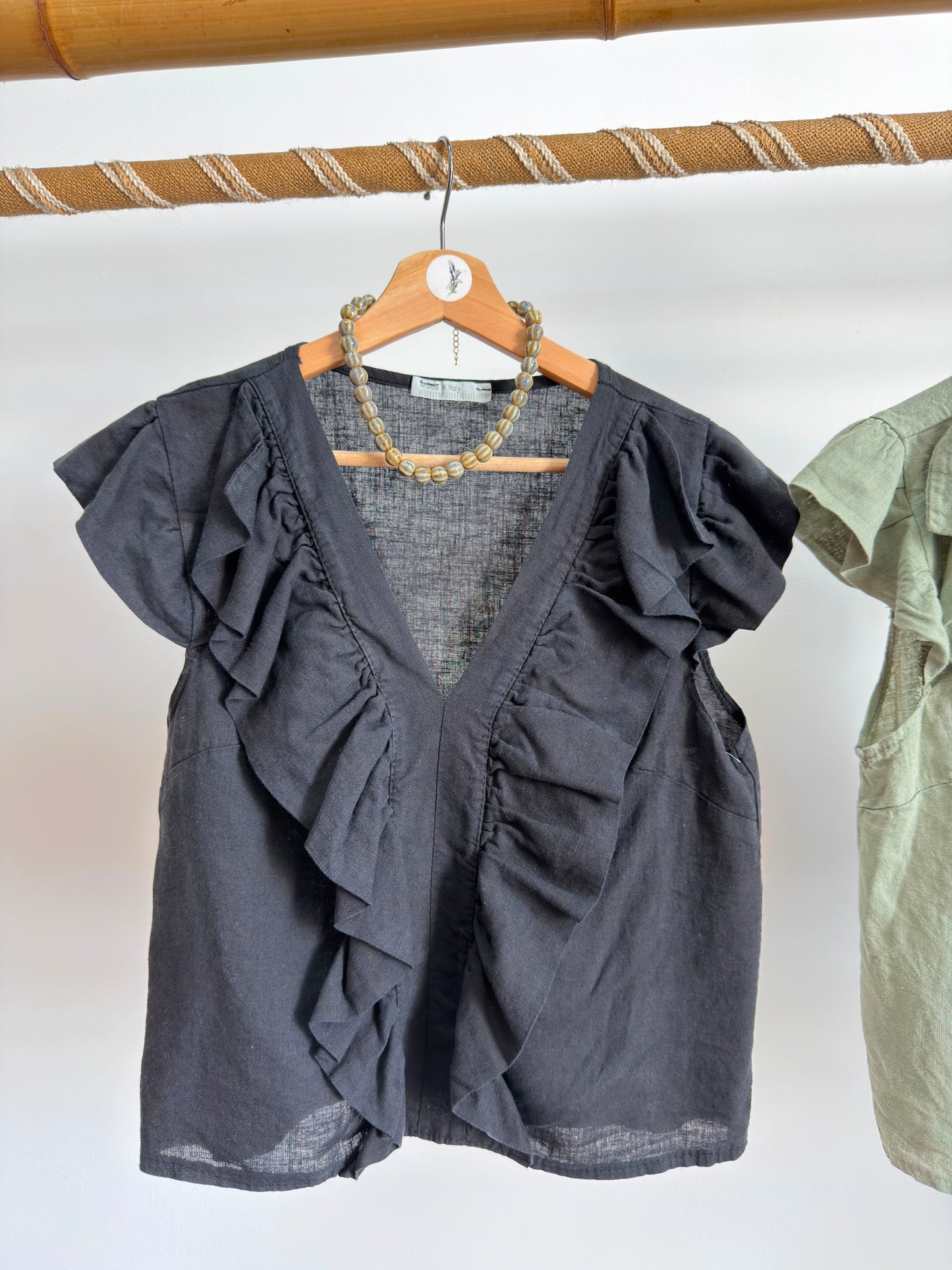 Blusa de linho com folho